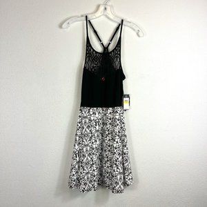NWT METAL MULISHA VENICE DRESS SIZE MEDIUM BLACK AND WHITE LACE
